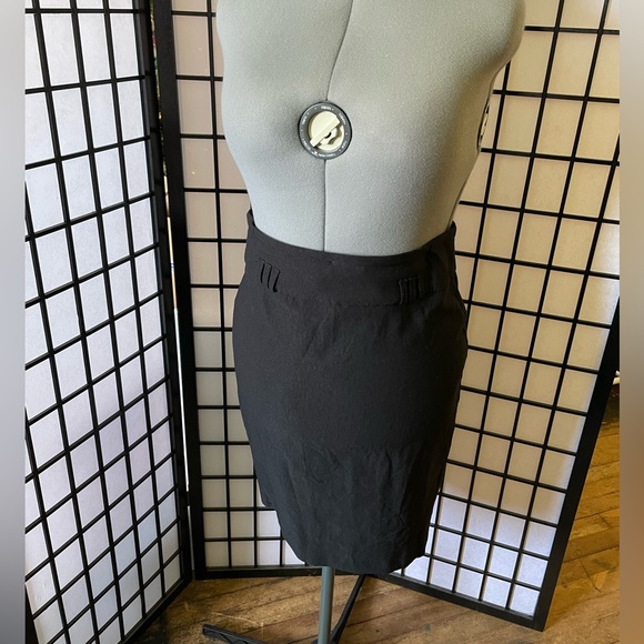 Divine Logic Ponte Skirt with belt loops - Picture 2 of 7